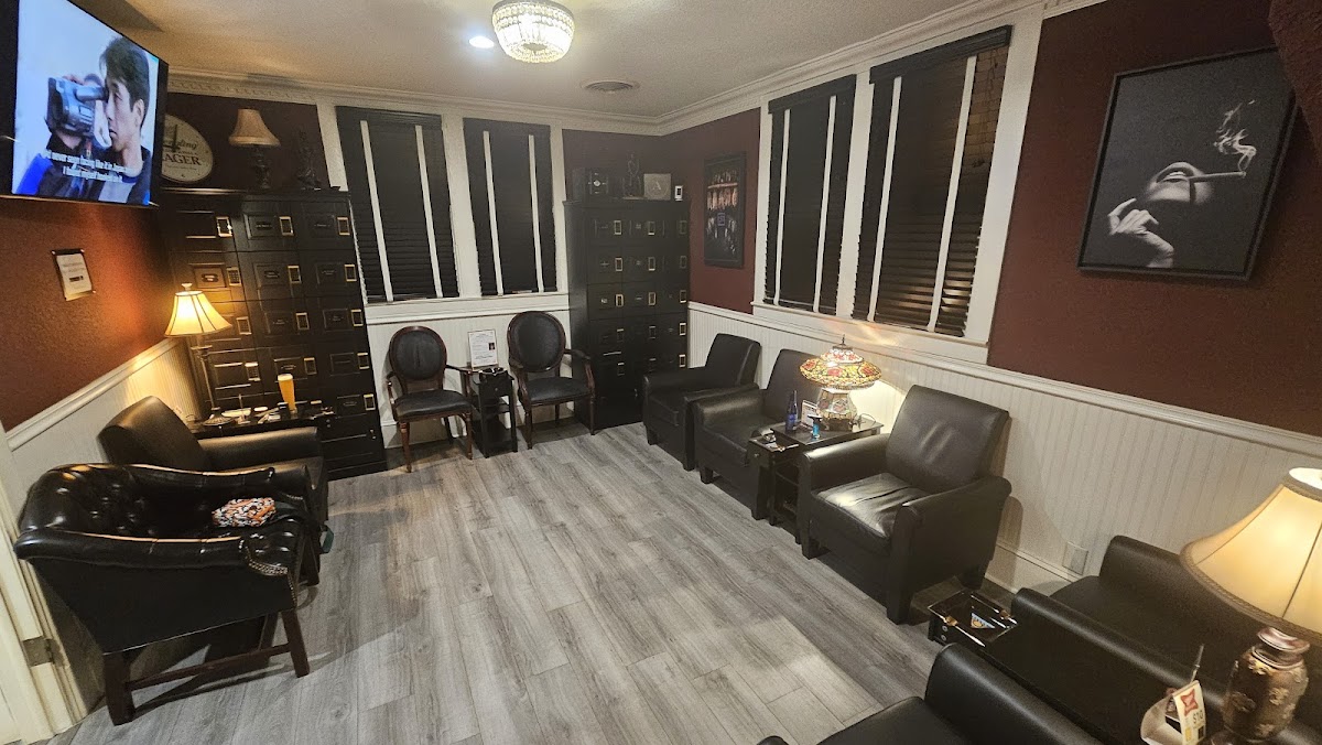 Ash Street Cigar Parlor Photo 1
