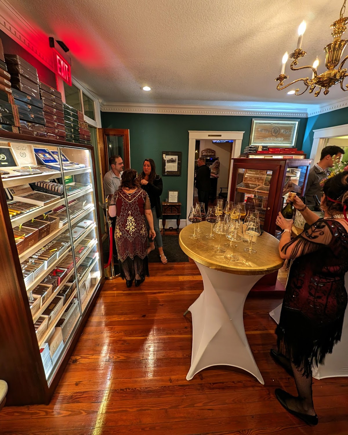 Ash Street Cigar Parlor Photo 9