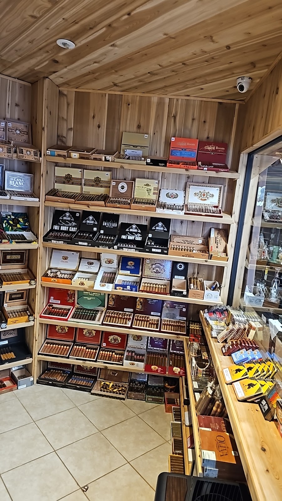 Smokin Buddy's Photo 3