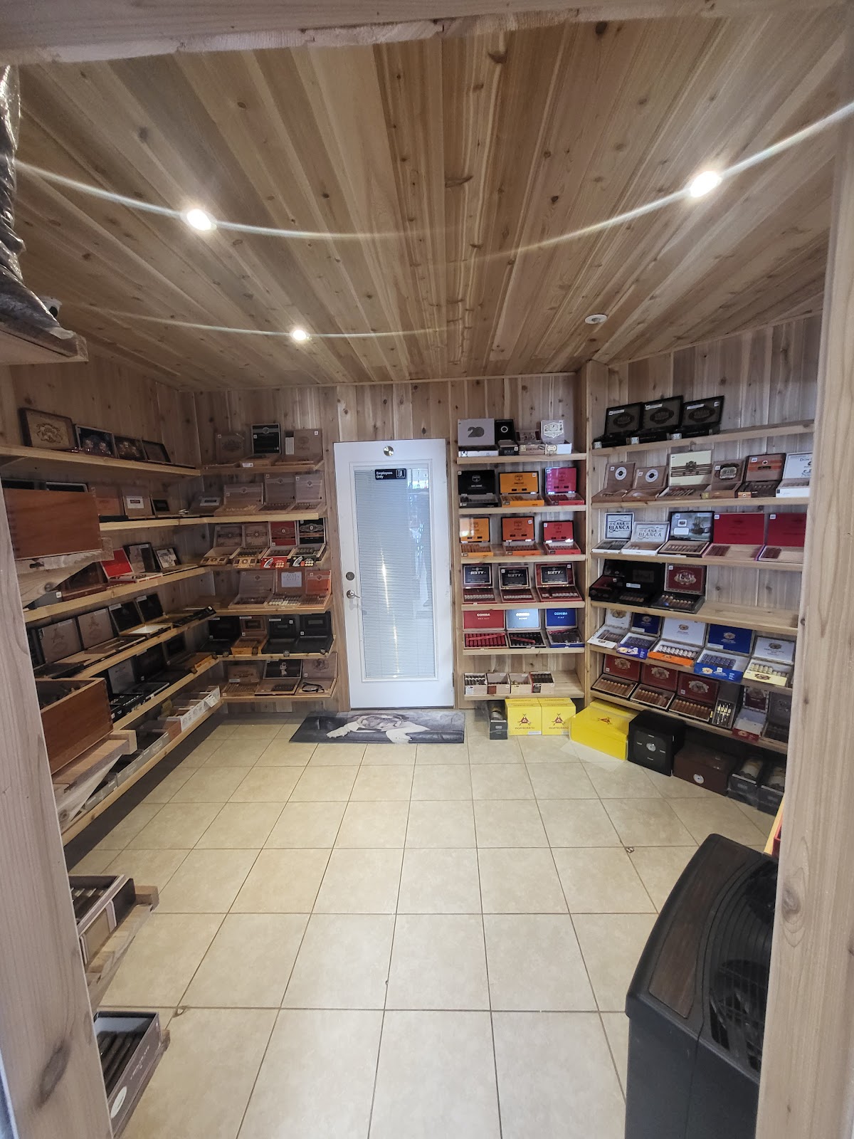 Smokin Buddy's Photo 6