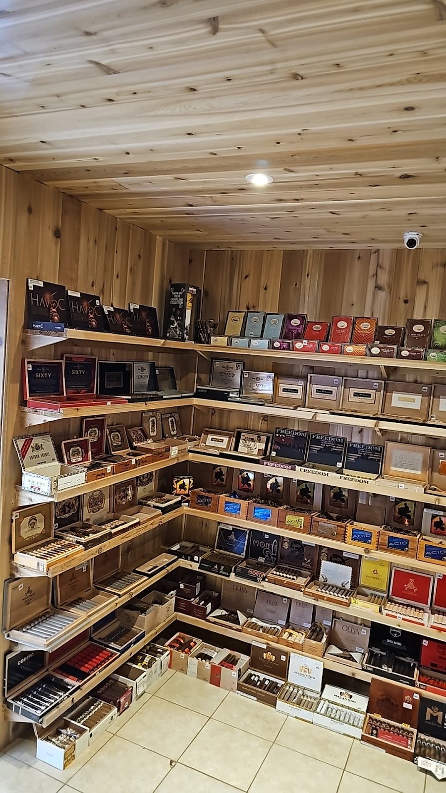 Smokin Buddy's Photo 9