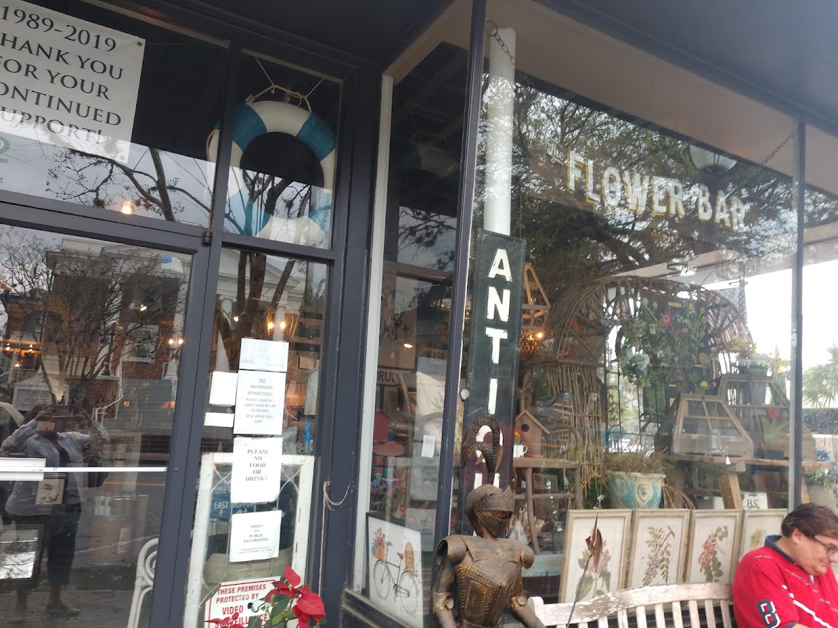 Eight Flags Antique Market